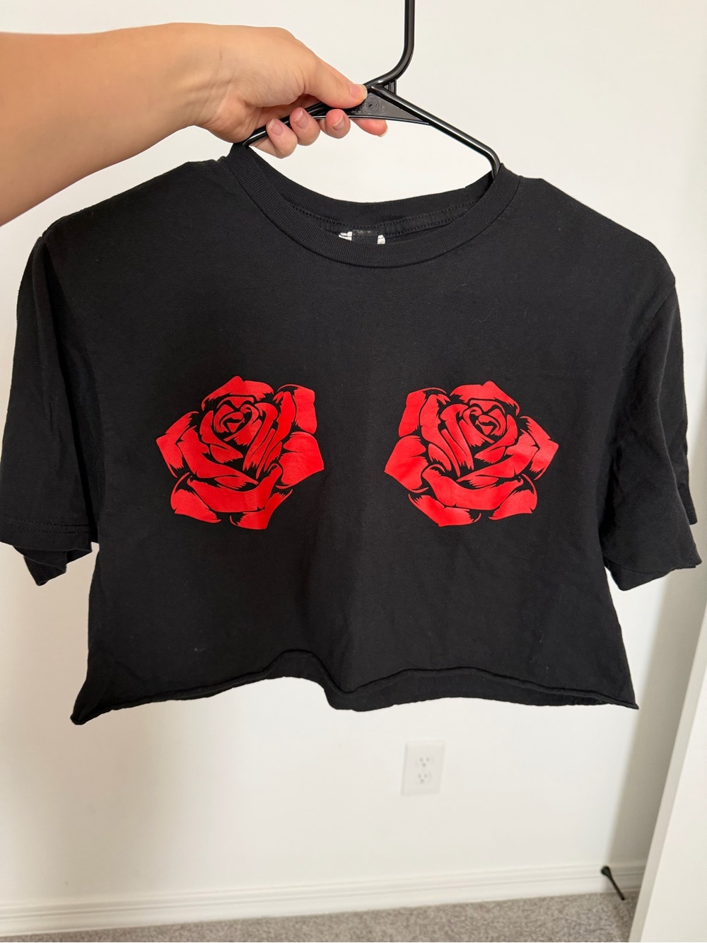 Windsor Black Cropped Tee with Red Rose Motif